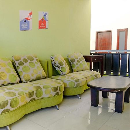 Zulfina Homestay Syariah Mitra Reddoorz Banyuwangi  Eksteriør billede