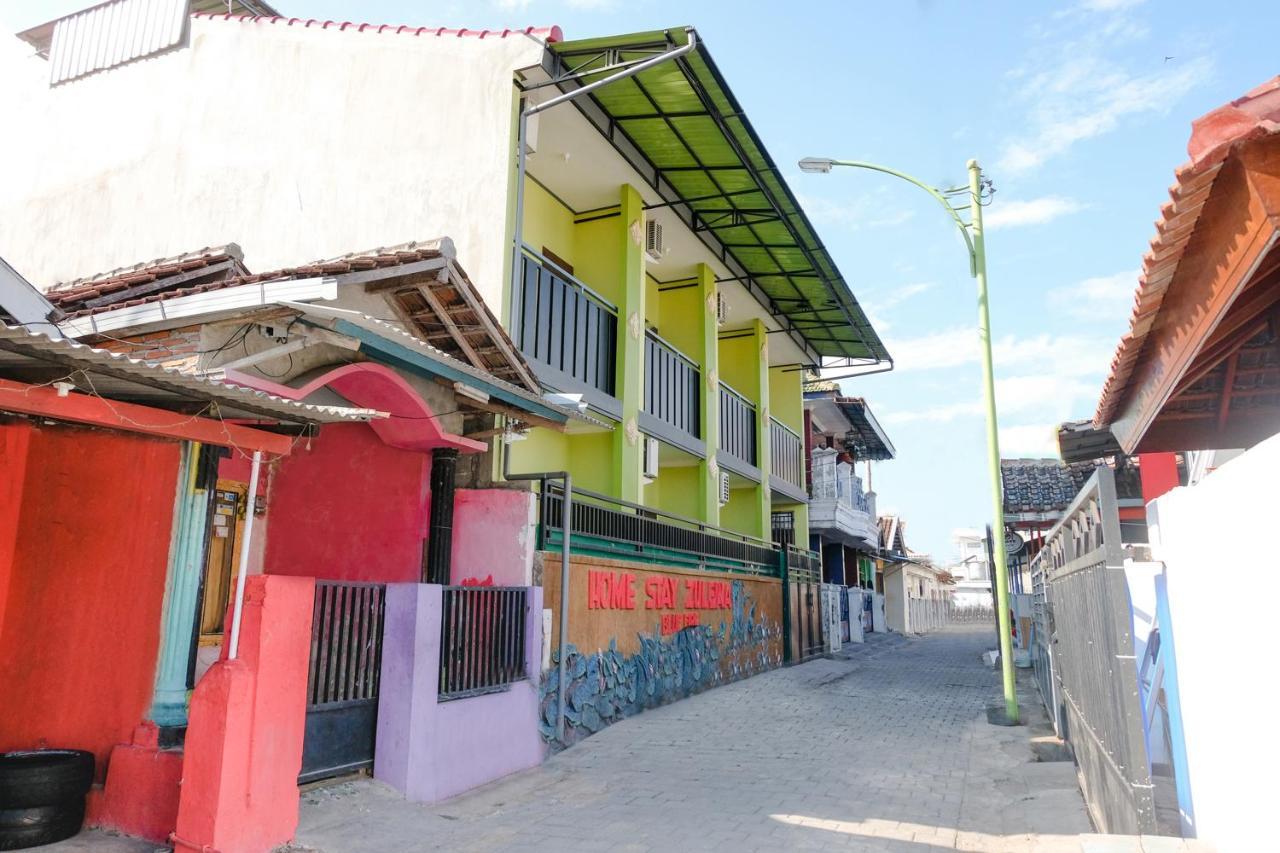 Zulfina Homestay Syariah Mitra Reddoorz Banyuwangi  Eksteriør billede